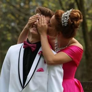 Meet your Posher, Eva